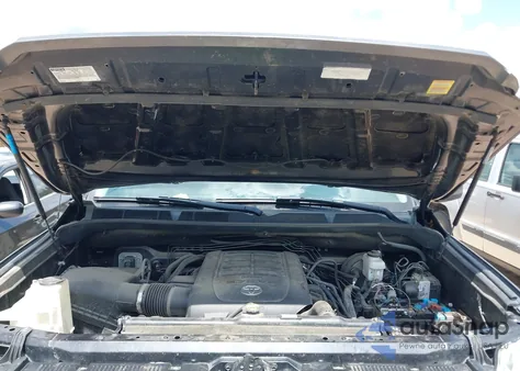 2016 Toyota Tundra Sr 5.7L V8 z USA, uszkodzony, nr VIN 5TFCY5F13GX019937